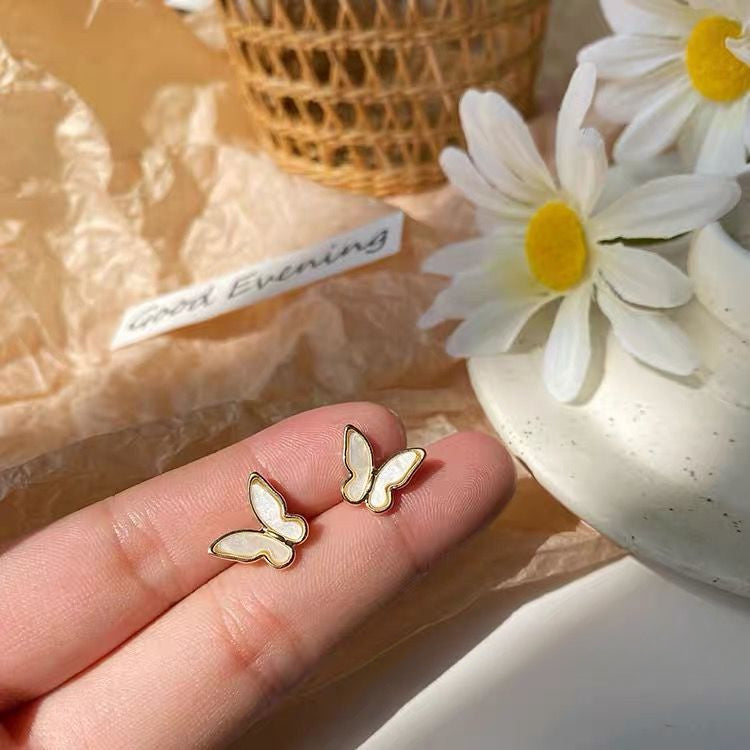 Gentle French Retro S925 Silver Stud Earrings Simple Temperament Butterfly Versatile Elegant Earrings Female Ring Internet Celebrity
