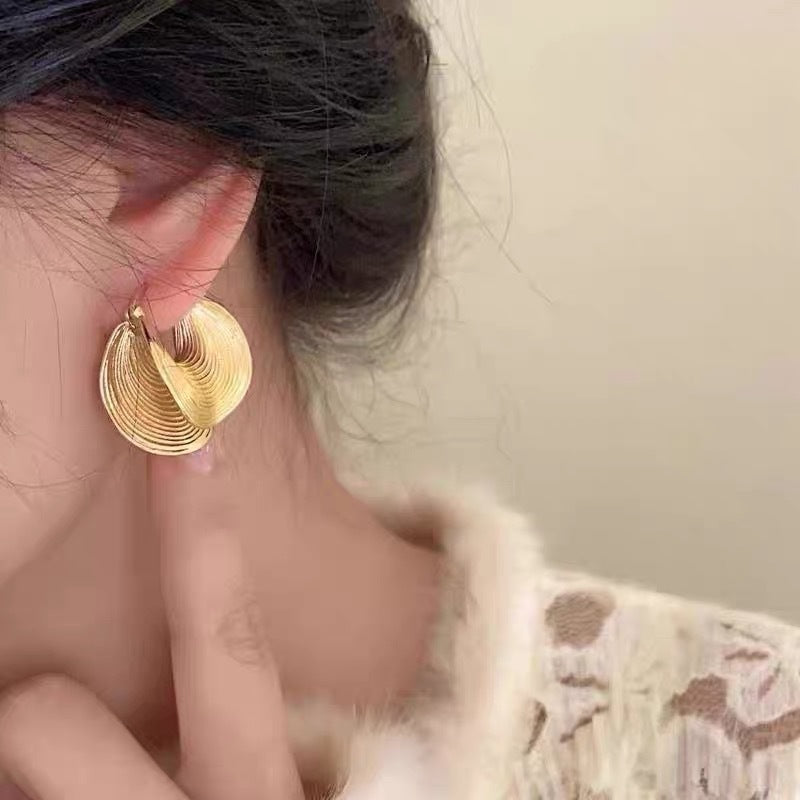 Retro Hong Kong Style Temperament Stud Earrings Female Explosion Internet Celebrity Niche High Sense Gold Earrings