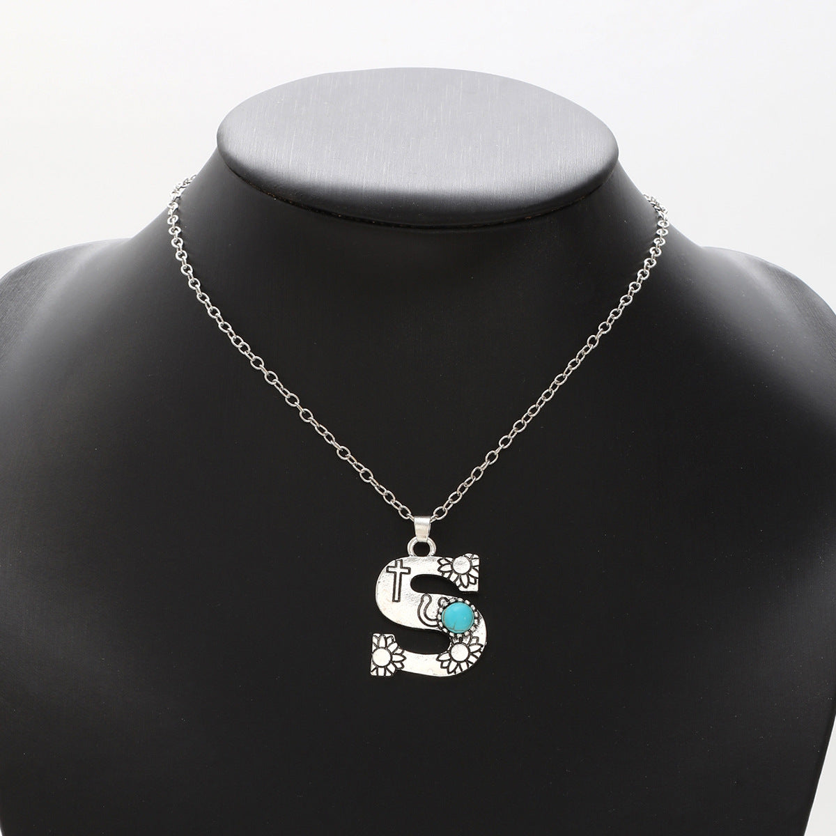 Western Wind Alloy English Alphabet Necklace Mother's Day Gift