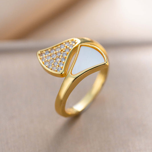 New Korean Version Small Skirt Scalloped Stone Inlaid White Shell Ring Internet Fashion Star with The Same Muse Fan Series