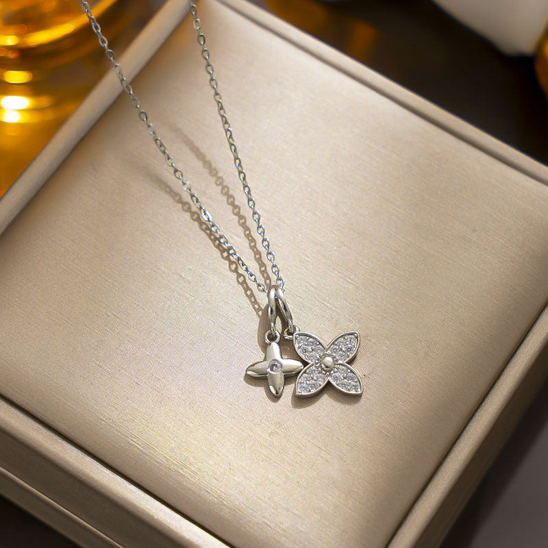 Niche Design, New Double Four-leaf Flower Necklace, Female High-end Feeling, Sweet, Trendy and Cool, Non-fading Collarbone Chain