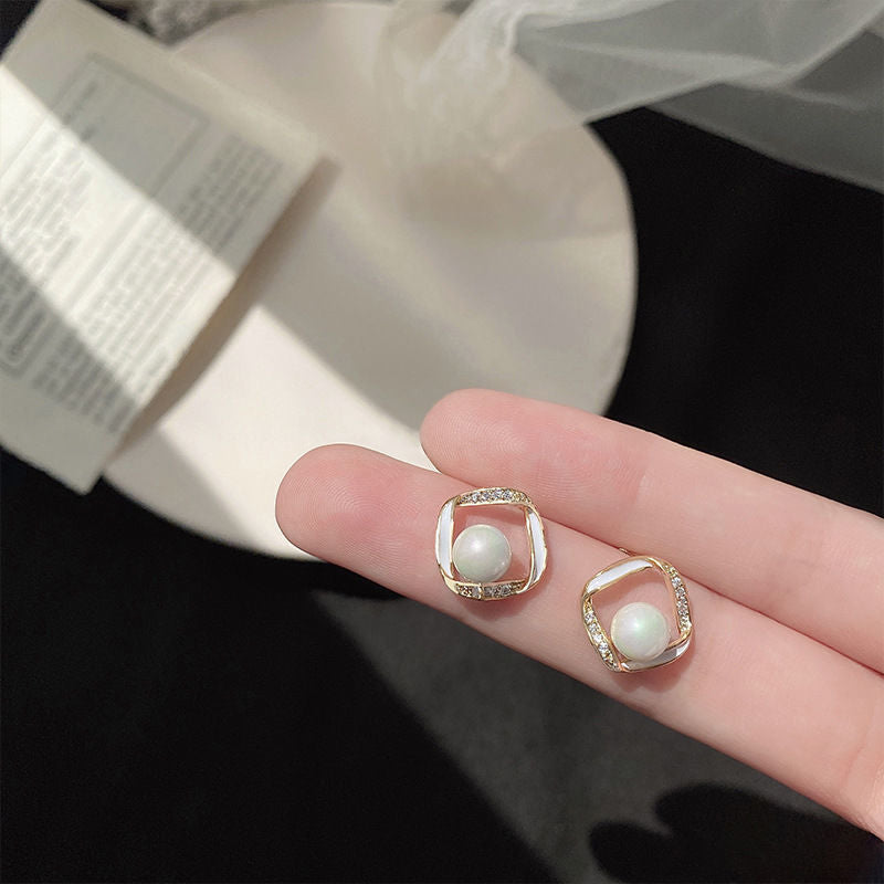 Gentle French Retro S925 Silver Stud Earrings Simple Temperament Butterfly Versatile Elegant Earrings Female Ring Internet Celebrity