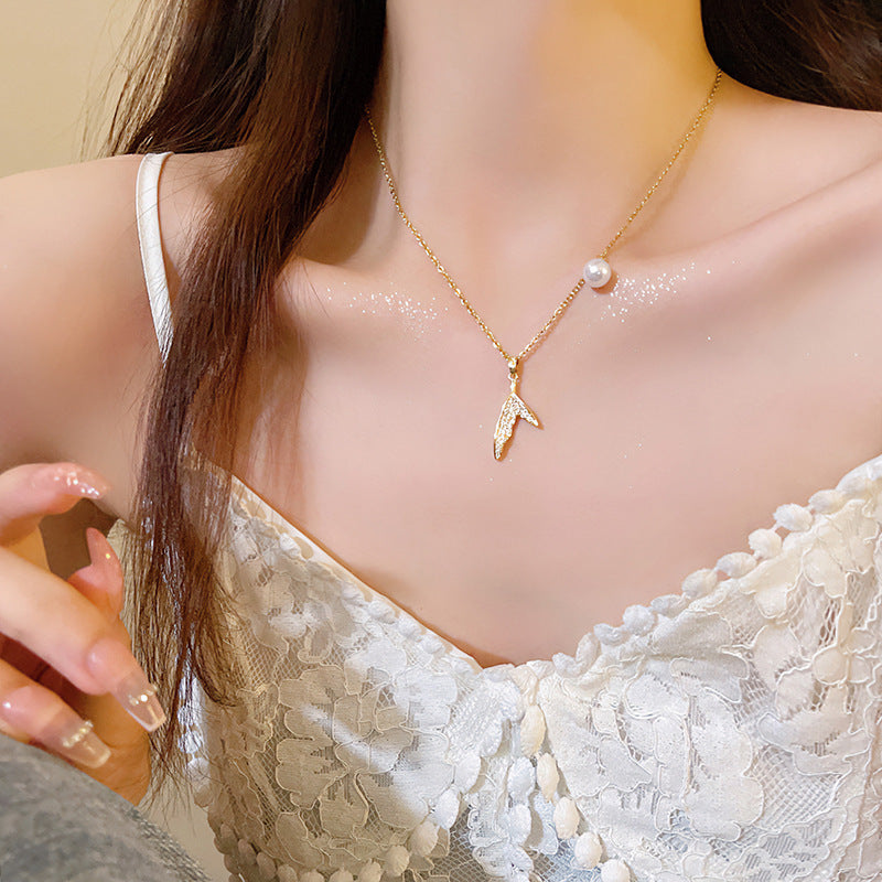 South Korea's New Niche Pearl Necklace Women's Versatile Splicing Love Collarbone Chain Light Luxury Temperament Beaded Necklace