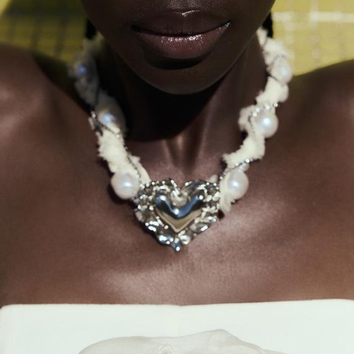 European and American New Retro Diamond-encrusted Love Necklace Fashionable Light Luxury Woven Fabric Pearl Necklace