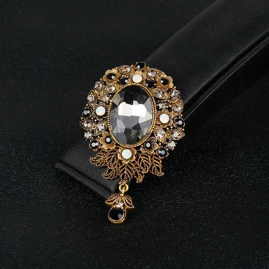 Rhinestone Alloy Brooch for Women, European and American Glass Pendant Corsage Retro Fashion Pin Accessories
