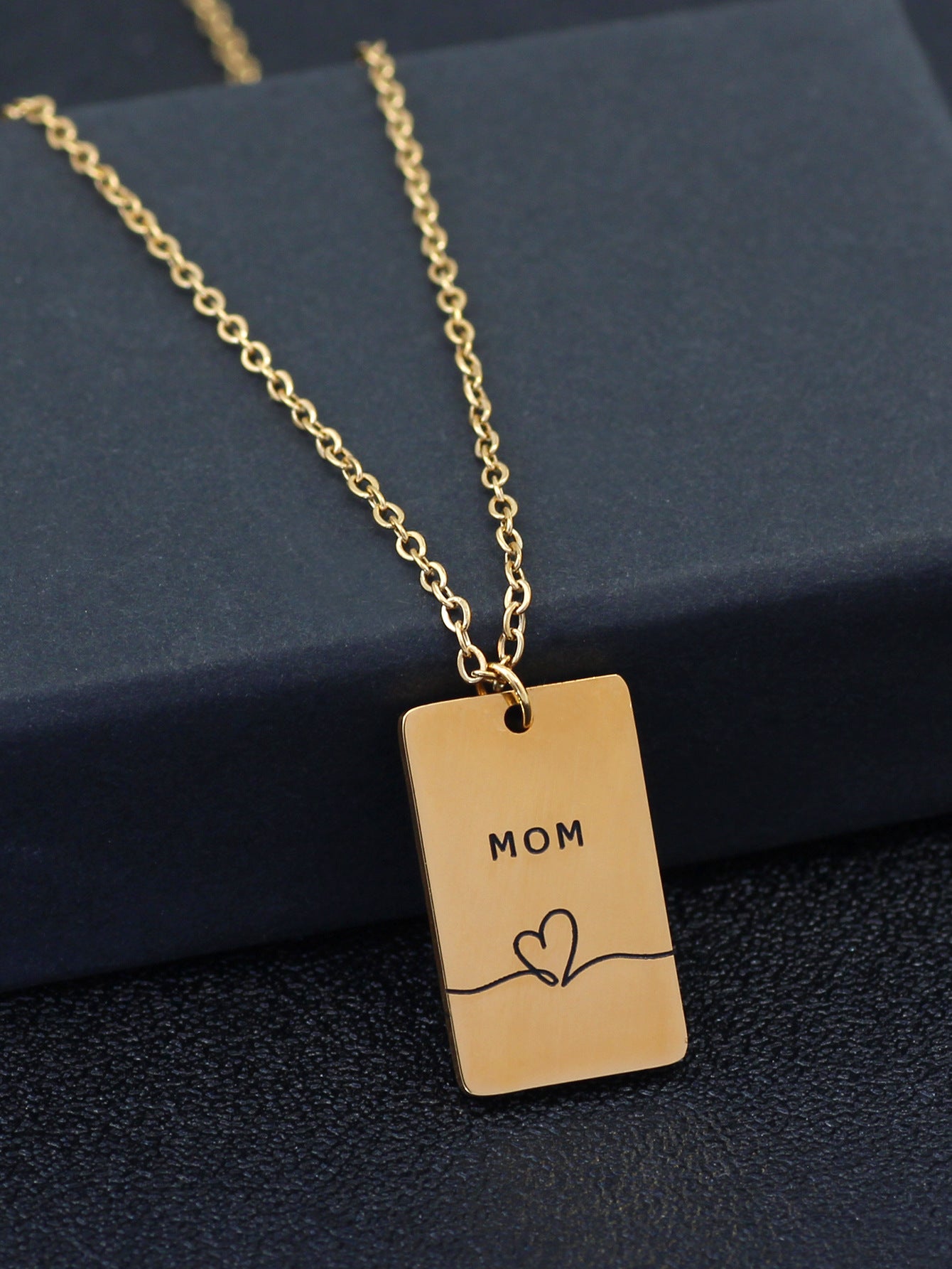 New Hot-selling Mother's Day Simple Pendant Mother Gold Stainless Steel Love Men's and Women's Necklace Jewelry