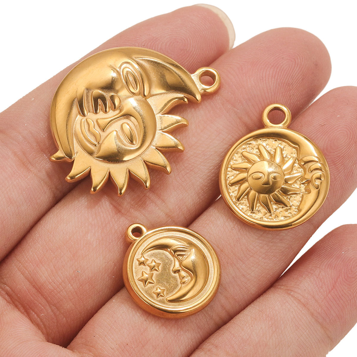 Vintage European and American Stainless Steel Smiley Face Sun and Moon Pendant, Titanium Steel DIY Pendant Necklace Handmade Accessories
