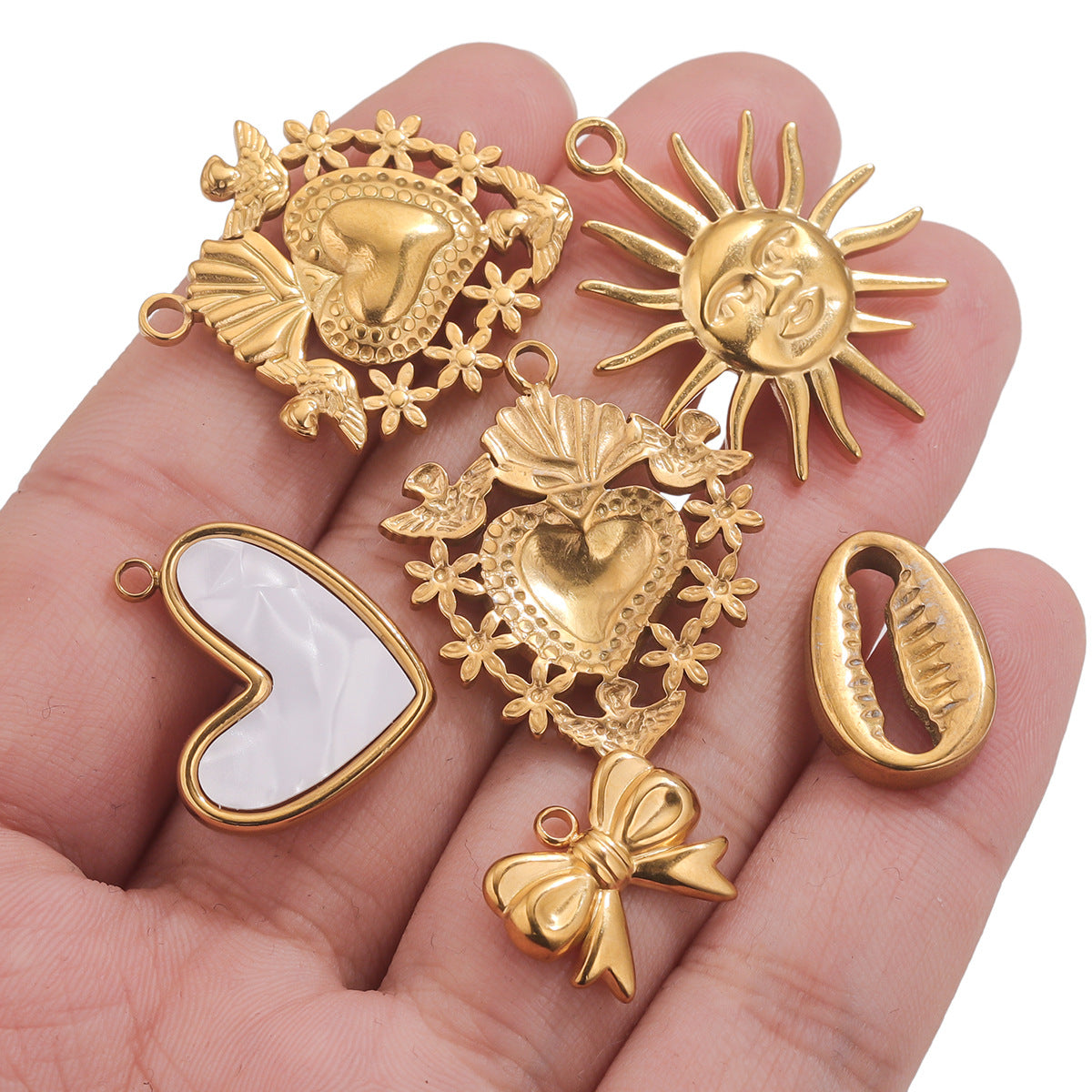 Stainless Steel New Personalized Retro Three-dimensional Sun Love Pendant DIY Stainless Steel Necklace Accessories Wholesale