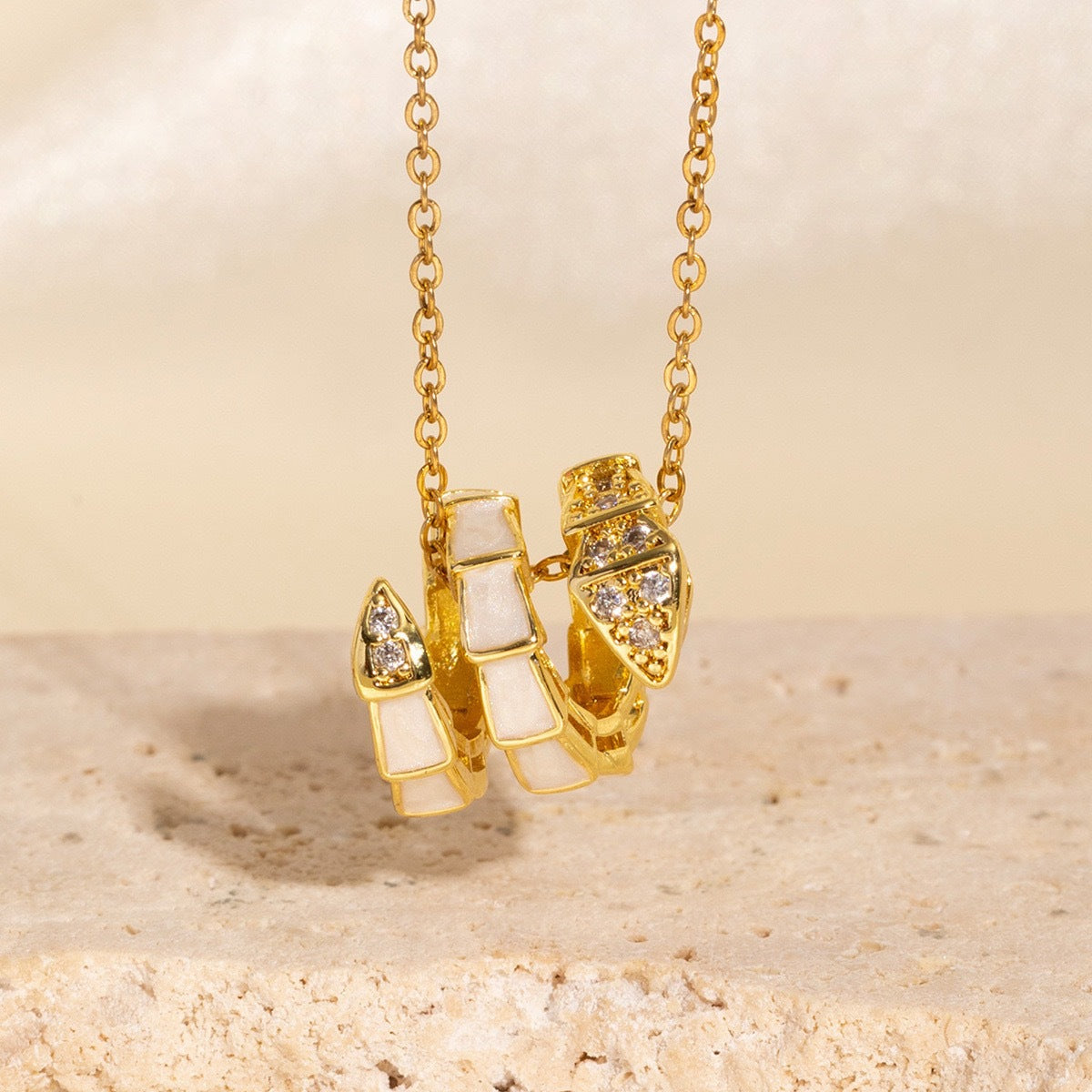 Europe and The United States Exquisite Full Diamond Snake Bone Necklace Light Luxury Temperament Design High Sense Copper Plated 18k Gold Collarbone Chain Women