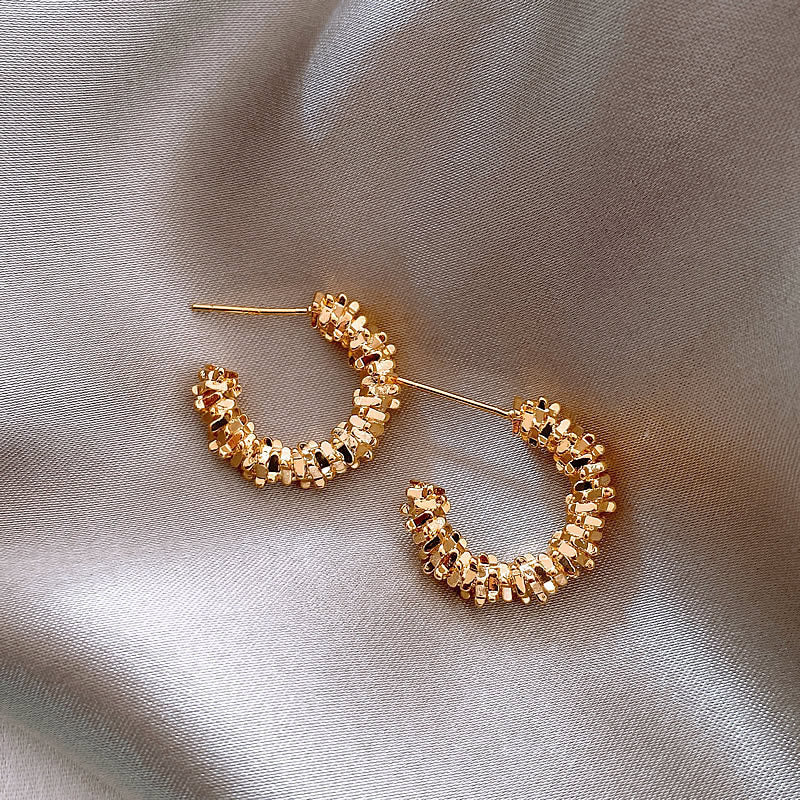 S925 Silver Needle Korean Simple Circle Broken Silver Temperament French Versatile Niche Light Luxury High-end Design Stud Earrings