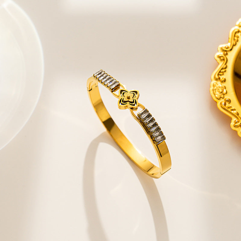 2025 Korean Version of Stone-inlaid Titanium Steel Super Flash Full Zirconium Titanium Steel Bracelet, Fashionable Women's Bracelet, Simple and Popular Jewelry Batch