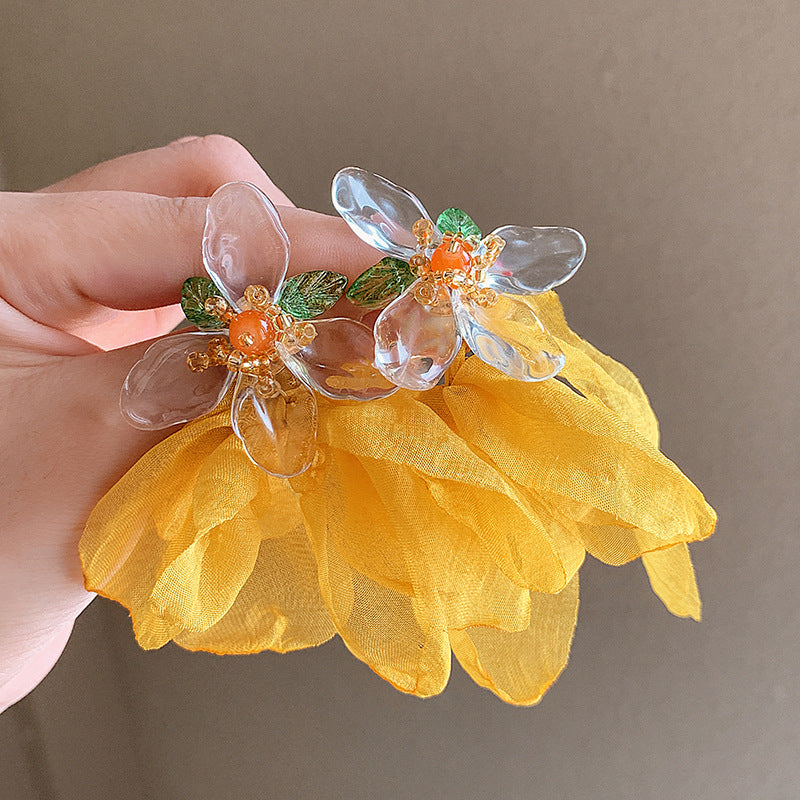 Super Fairy Temperament Mesh Yellow Flower Earrings Women's New Stud Earrings Seaside Vacation High-end Light Luxury Earrings