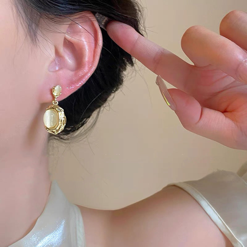 Retro Hong Kong Style Temperament Stud Earrings Female Explosion Internet Celebrity Niche High Sense Gold Earrings