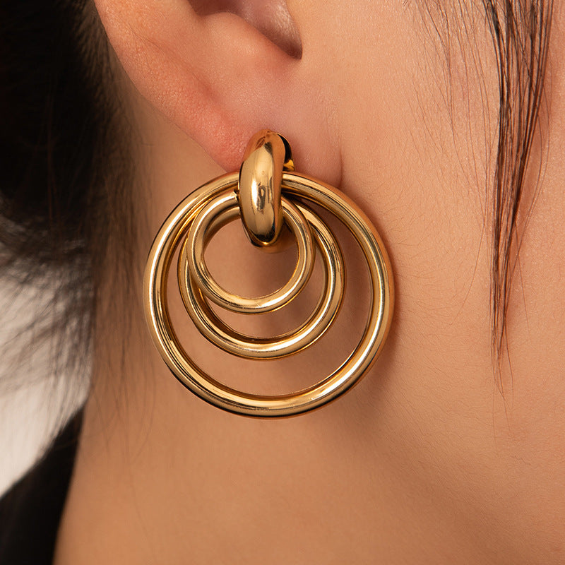 Exaggerated Titanium Steel Round Earrings Gold 18K Gold Light Luxury Earrings Fashion High Sense Love Earrings