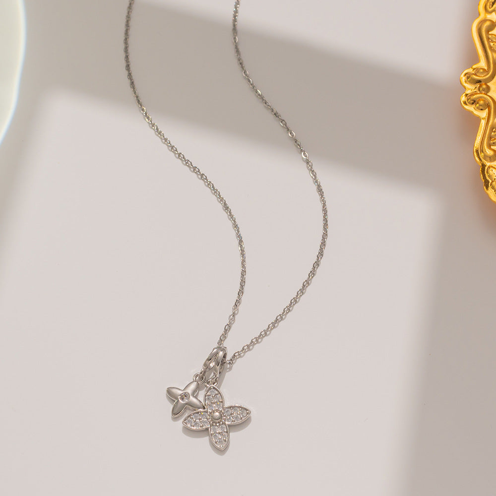 Niche Design, New Double Four-leaf Flower Necklace, Female High-end Feeling, Sweet, Trendy and Cool, Non-fading Collarbone Chain