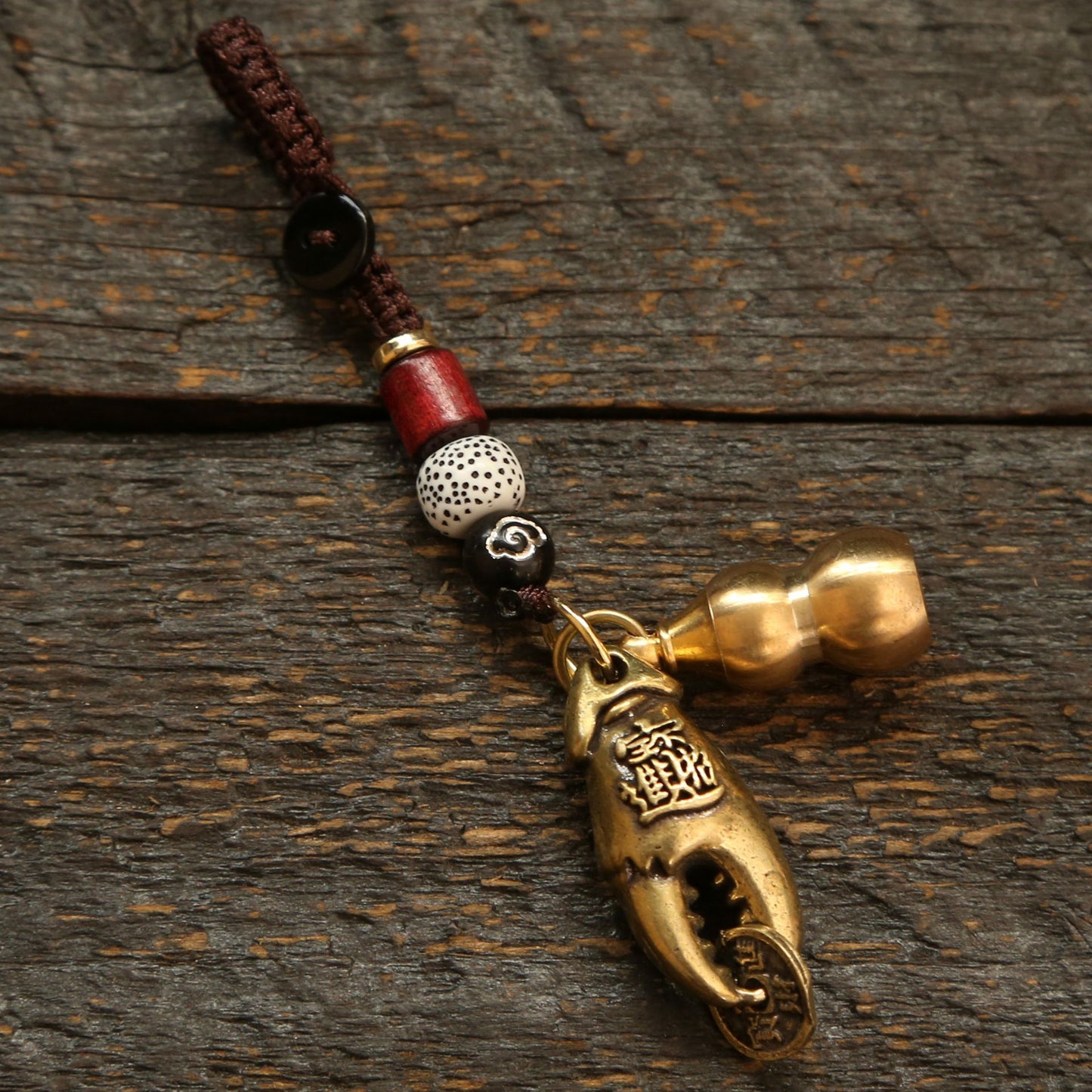 There Is Money in Hand To Attract Wealth and Treasure, Brass Crab Claws, Five Emperors Money, Keychain Pendant, Men's and Women's Keys, Bag Pendant.
