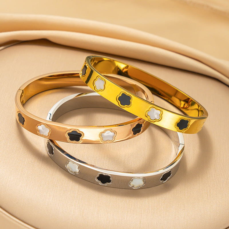 New Fashion Flower Stainless Steel Bracelet Women's High Sense Three-dimensional Fritillary Four-leaf Clover Titanium Steel Bracelet