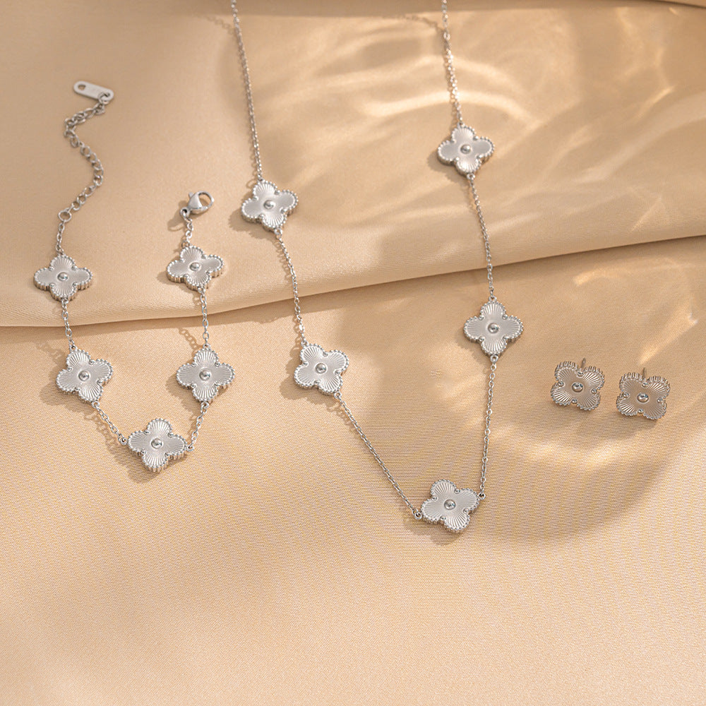 Fashion Temperament Four-leaf Flower Collarbone Chain Set Female New Trendy Internet Celebrity Design Necklace Personalized Neck Chain