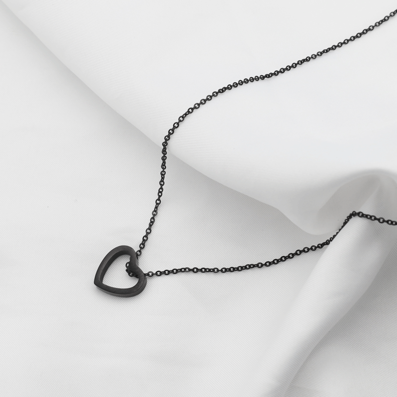 Ins Wind Stainless Steel Hollow Love Necklace Women's Summer 18k Couple Collarbone Chain Does Not Fade