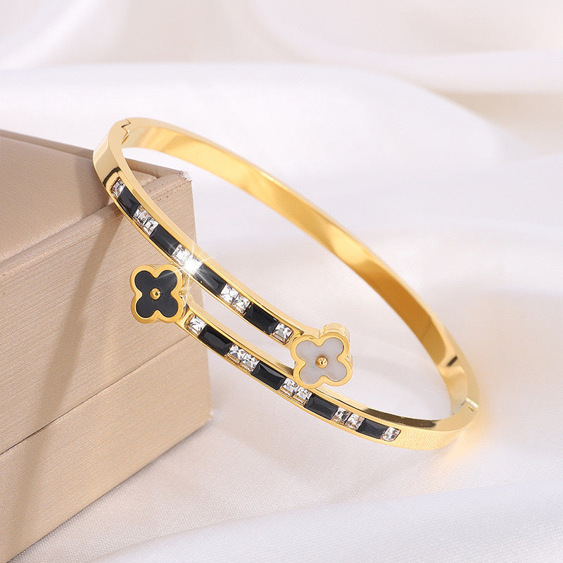 Four-leaf Flower High-end Titanium Steel Diamond-encrusted Bracelet New Light Luxury Versatile Fashion Exquisite Adjustable Bracelet