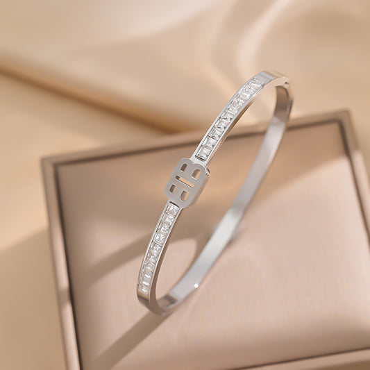 European and American Fashion BB Letter Bracelet Women's New Trendy Titanium Steel Bracelet Non-fading Light Luxury Niche Hand Jewelry Manufacturers