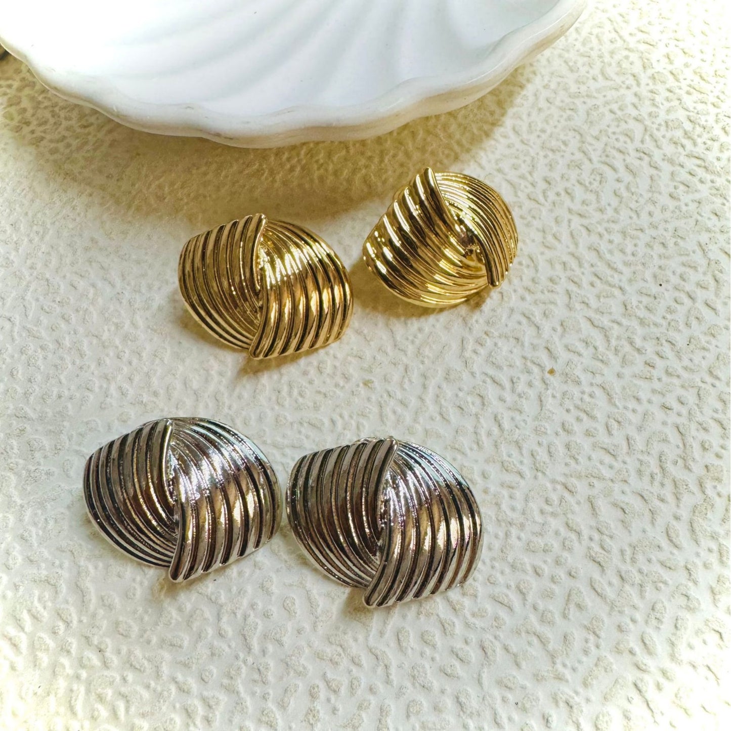 Stylish and Simple Texture Staggered Design Sense French Niche Earrings European and American Personality Geometric Cross Earrings