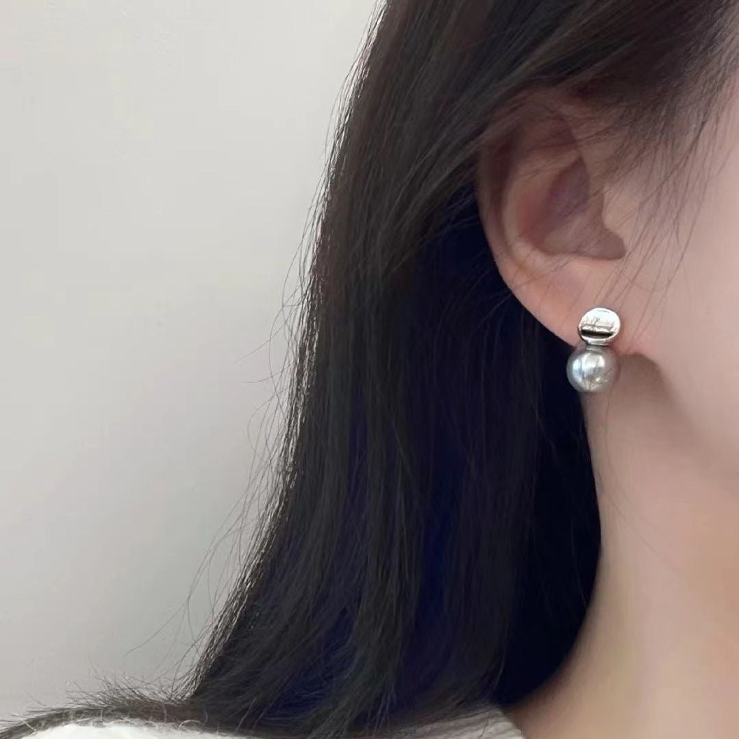 New S925 Silver-gray Pearl Stud Earrings for Women Ins Niche Temperament Cold Wind High-end Earrings Wholesale