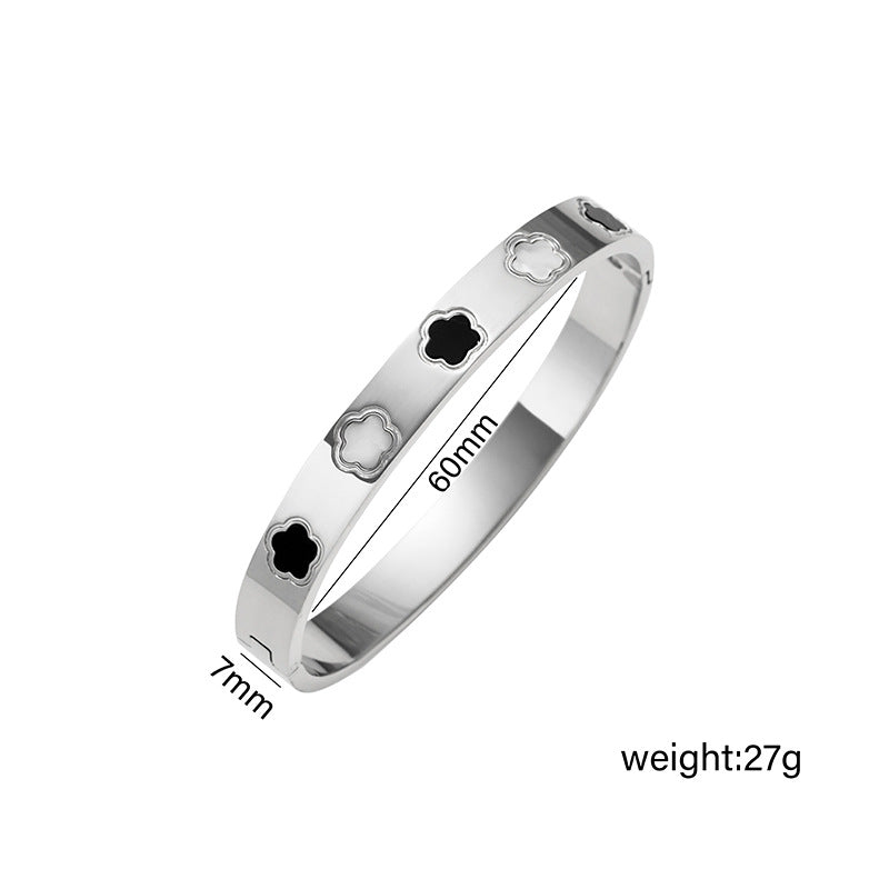 New Fashion Flower Stainless Steel Bracelet Women's High Sense Three-dimensional Fritillary Four-leaf Clover Titanium Steel Bracelet