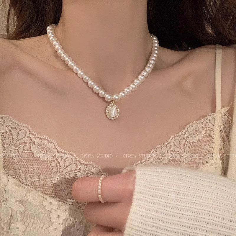South Korea's New Niche Pearl Necklace Women's Versatile Splicing Love Collarbone Chain Light Luxury Temperament Beaded Necklace