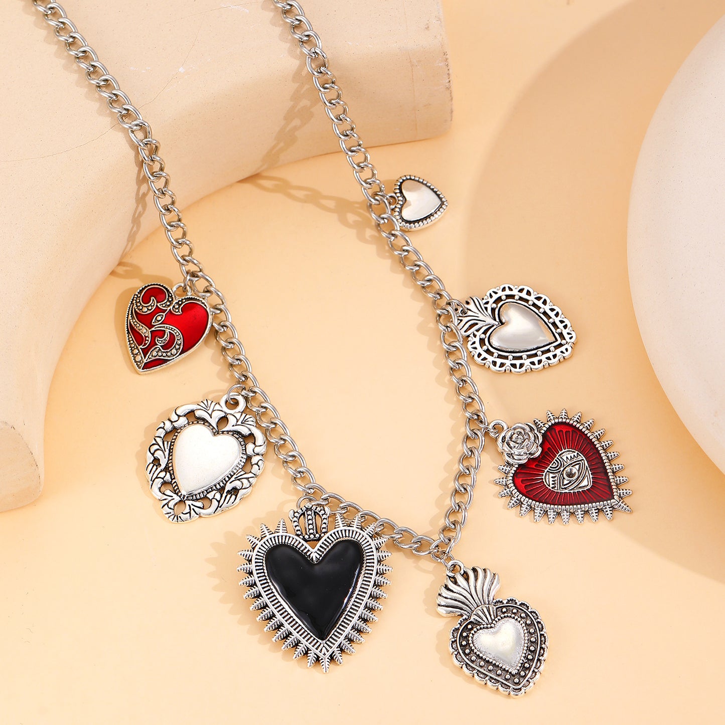 Hot-selling Retro Religion Multiple Sacred Heart Pendant Necklace Silver Chain Personalized High-end Women's Jewelry