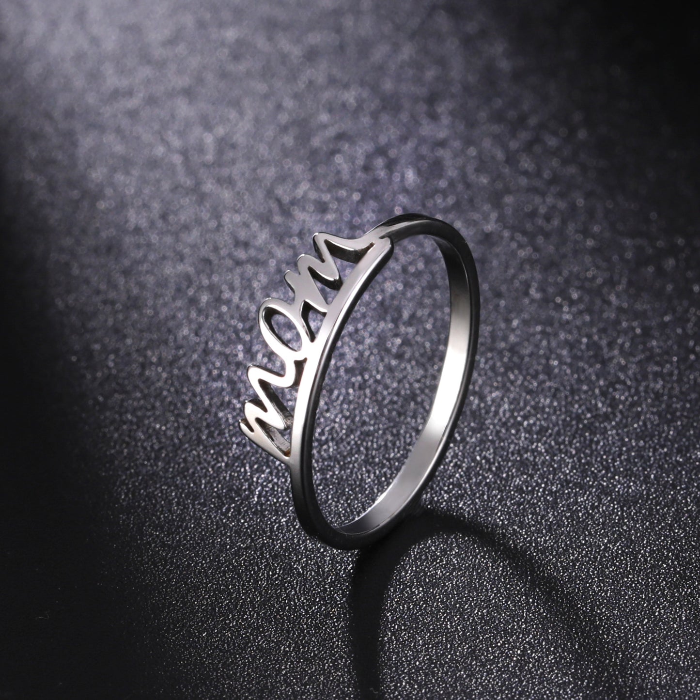 Mother's Day Gift 18k Real Gold Electroplating Non-fading Titanium Steel Cutting Letter MOM Stainless Steel Ring