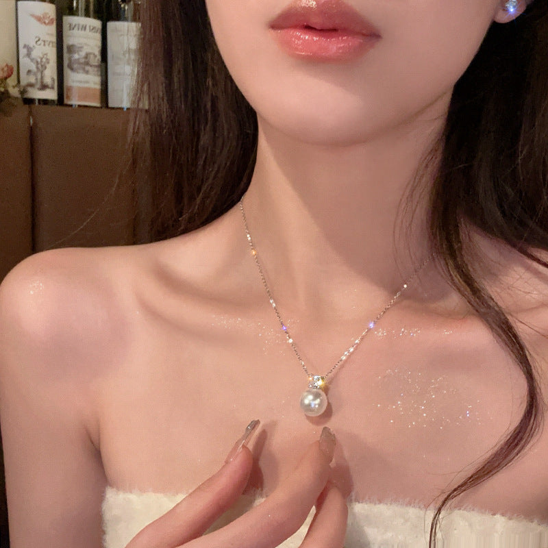 South Korea's New Niche Pearl Necklace Women's Versatile Splicing Love Collarbone Chain Light Luxury Temperament Beaded Necklace
