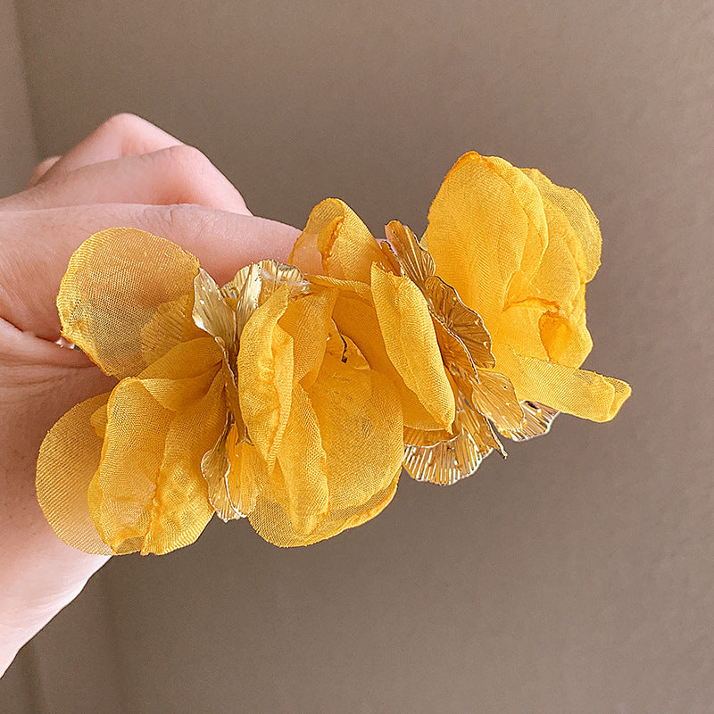 Super Fairy Temperament Mesh Yellow Flower Earrings Women's New Stud Earrings Seaside Vacation High-end Light Luxury Earrings