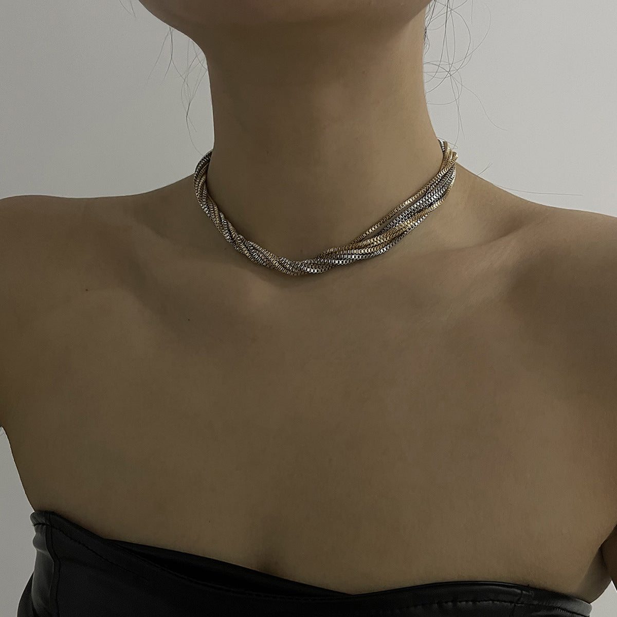 Hot-selling Twist Three-color Twist Necklace, Simple Temperament Niche Multi-layer Chain Stacked Choker