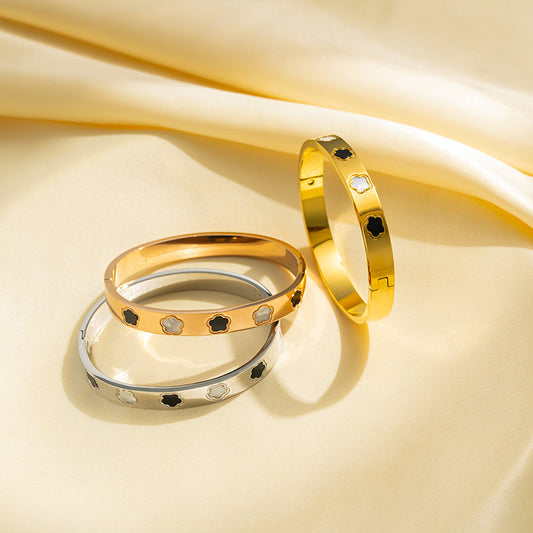 New Fashion Flower Stainless Steel Bracelet Women's High Sense Three-dimensional Fritillary Four-leaf Clover Titanium Steel Bracelet