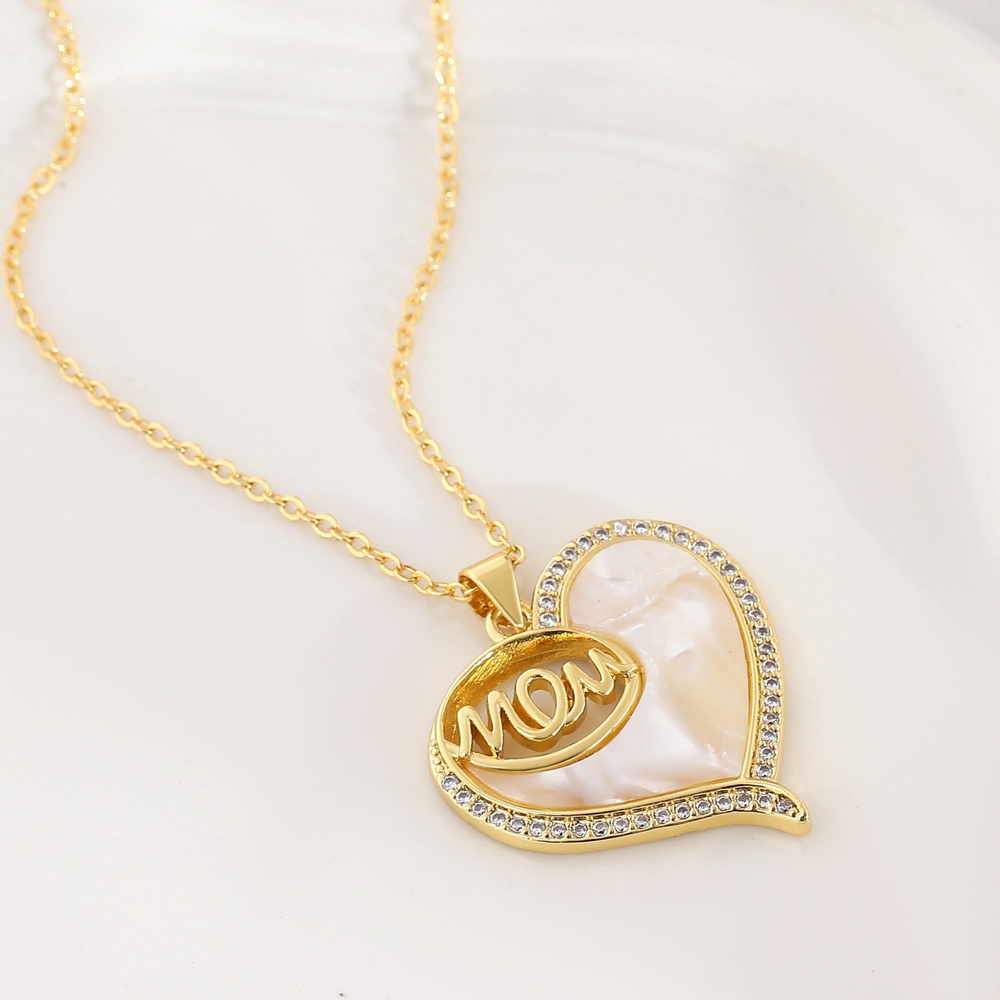 New Mother's Day Pendant MOM Heart Pendant Necklace Versatile Personality Necklace Mother's Day Gift