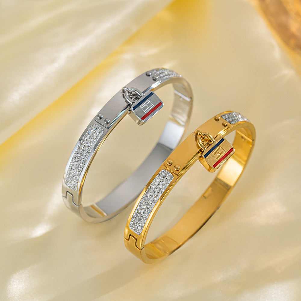 European and American Personalized Fashion Small Lock Letter Titanium Steel Bracelet Wholesale European and American Fashion Diamond Bracelet Does Not Fade