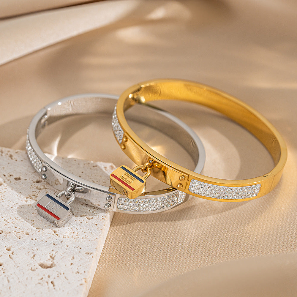 European and American Personalized Fashion Small Lock Letter Titanium Steel Bracelet Wholesale European and American Fashion Diamond Bracelet Does Not Fade