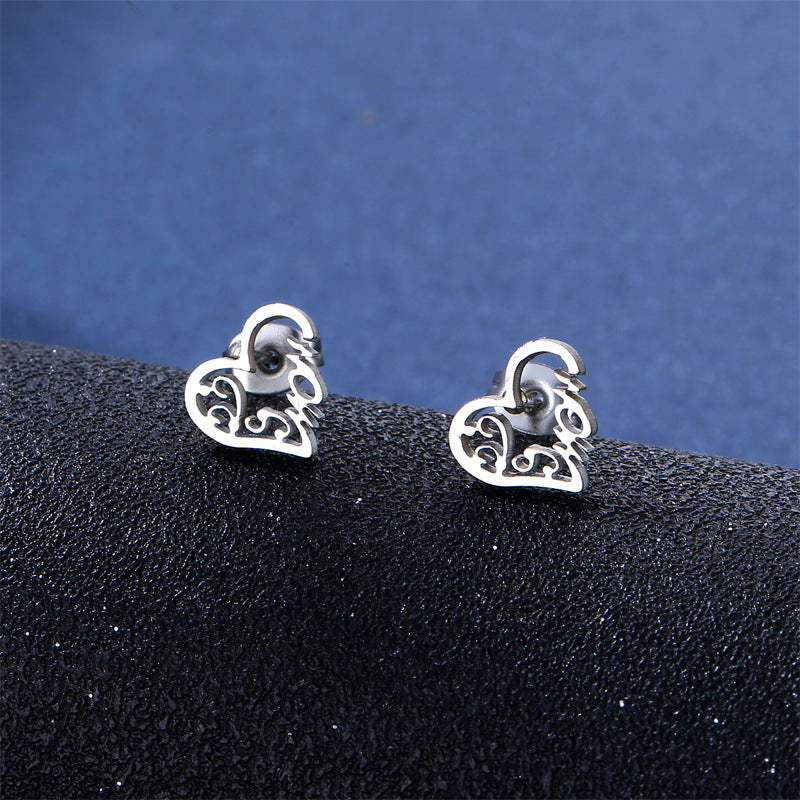 Love-shaped MOM Letter Pendant Necklace Set Mother's Day Gift.