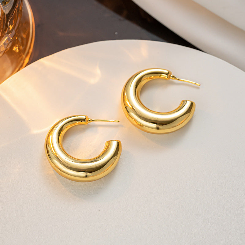 European and American retro solid C-shaped French ins cold wind circle earrings female Internet celebrity versatile high-end stud earrings