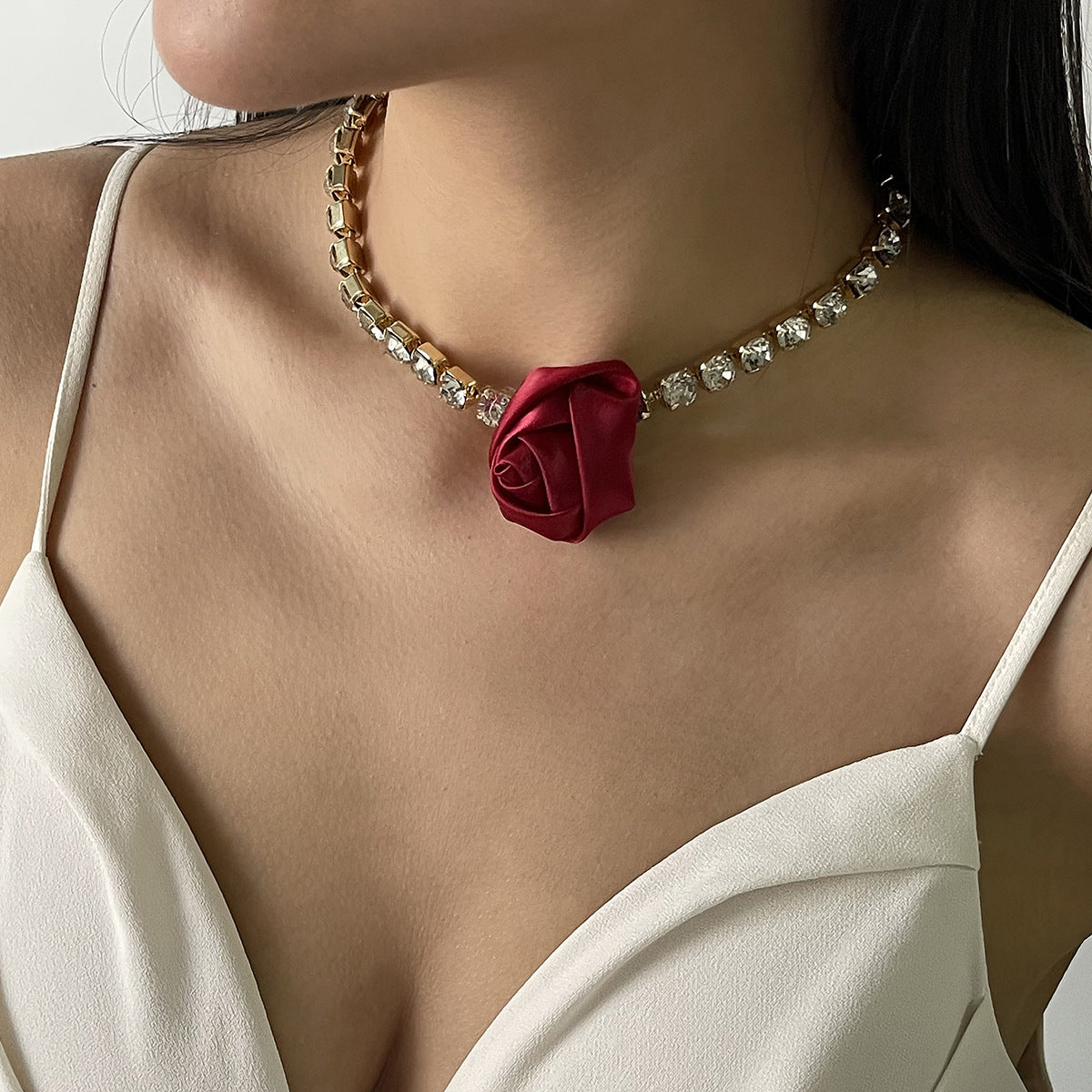 French Retro Fabric Rose Necklace, Romantic Light Luxury Diamond Flower Design Collarbone Chain