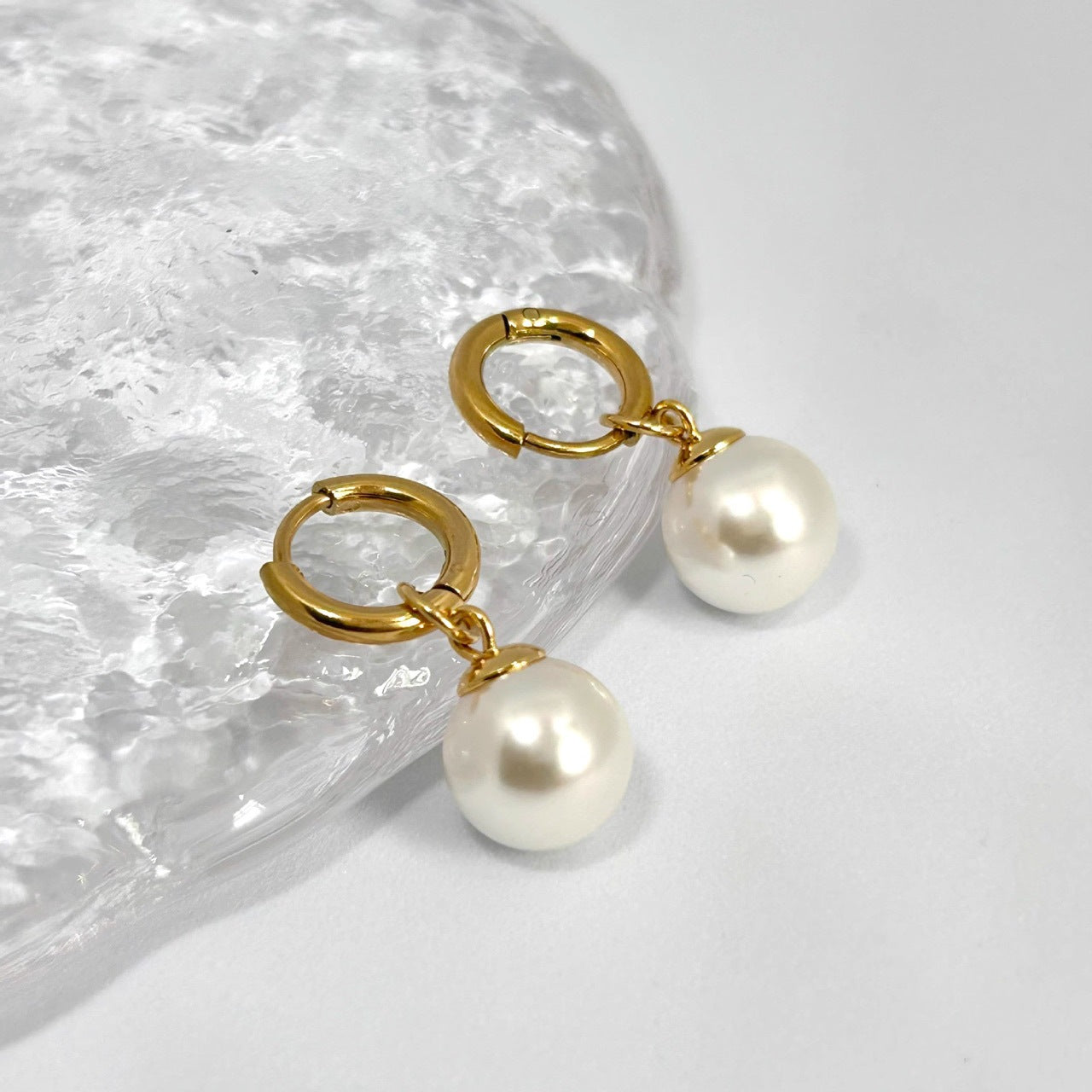 New French Xiaoxiangfeng Fresh and Sweet Pearl Pendant Earrings Plated with 18K Gold Simple Ear Buckle Ear Jewelry
