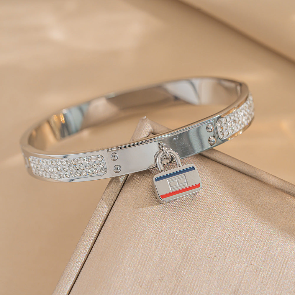European and American Personalized Fashion Small Lock Letter Titanium Steel Bracelet Wholesale European and American Fashion Diamond Bracelet Does Not Fade