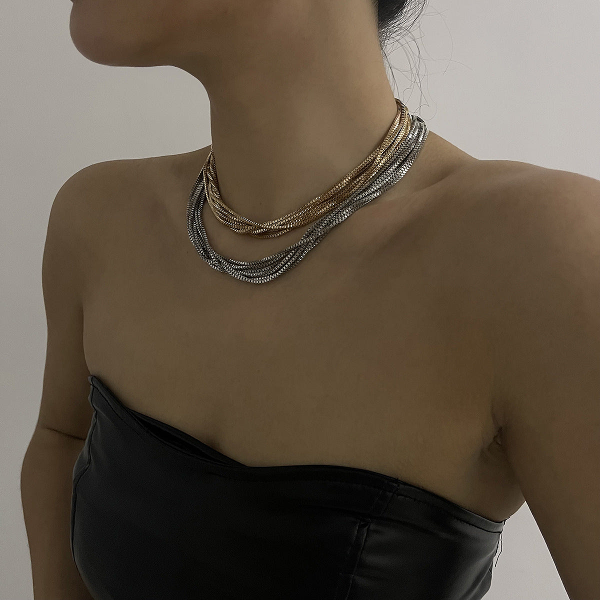 Hot-selling Twist Three-color Twist Necklace, Simple Temperament Niche Multi-layer Chain Stacked Choker