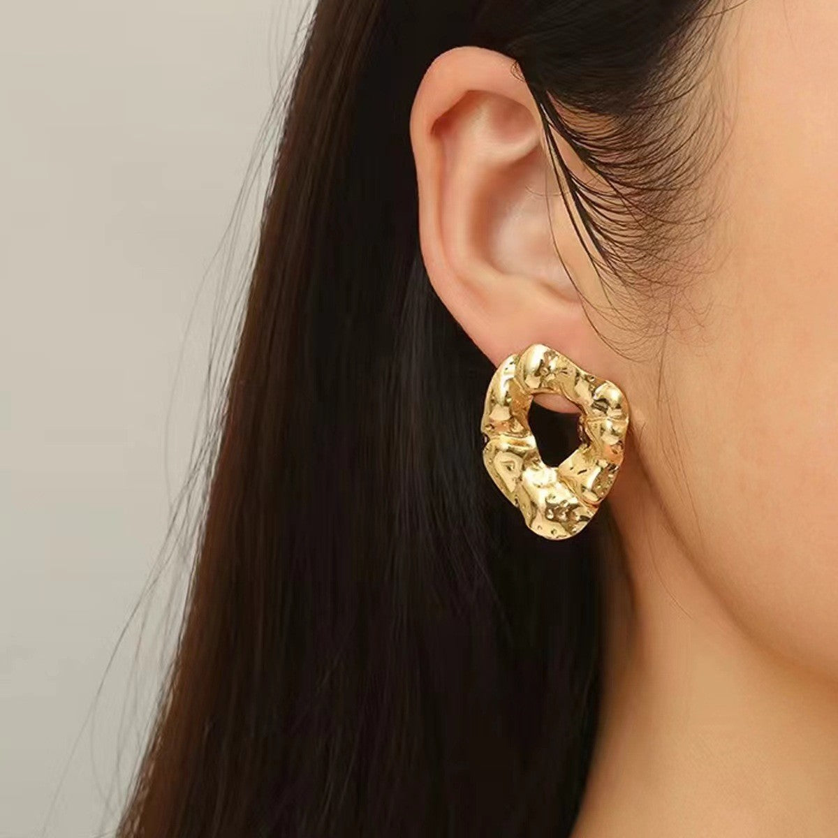 French Ins Premium Pleated Geometric Titanium Steel Earrings Women's, Personalized Irregular Round 18k Gold Plated Stud Earrings Ears