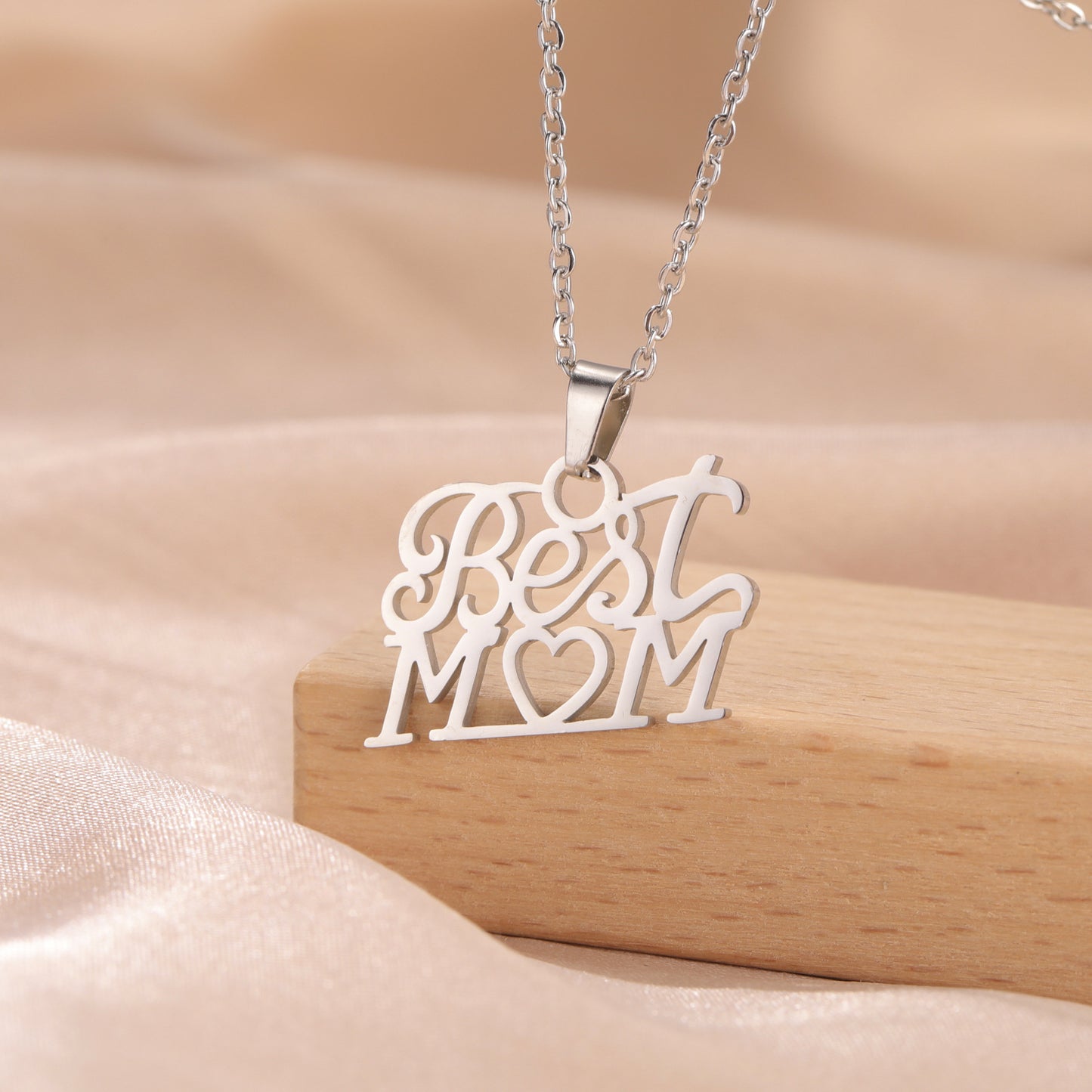 Mother's Day Gift BEST MOM Pendant 304 Material Stainless Steel Necklace