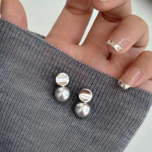 New S925 Silver-gray Pearl Stud Earrings for Women Ins Niche Temperament Cold Wind High-end Earrings Wholesale