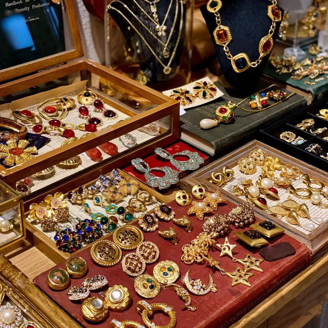 Real Gold Electroplating Silver Needle Medium Antique Freshwater Pearl Love Earrings Premium Earrings Vintage Retro Earrings