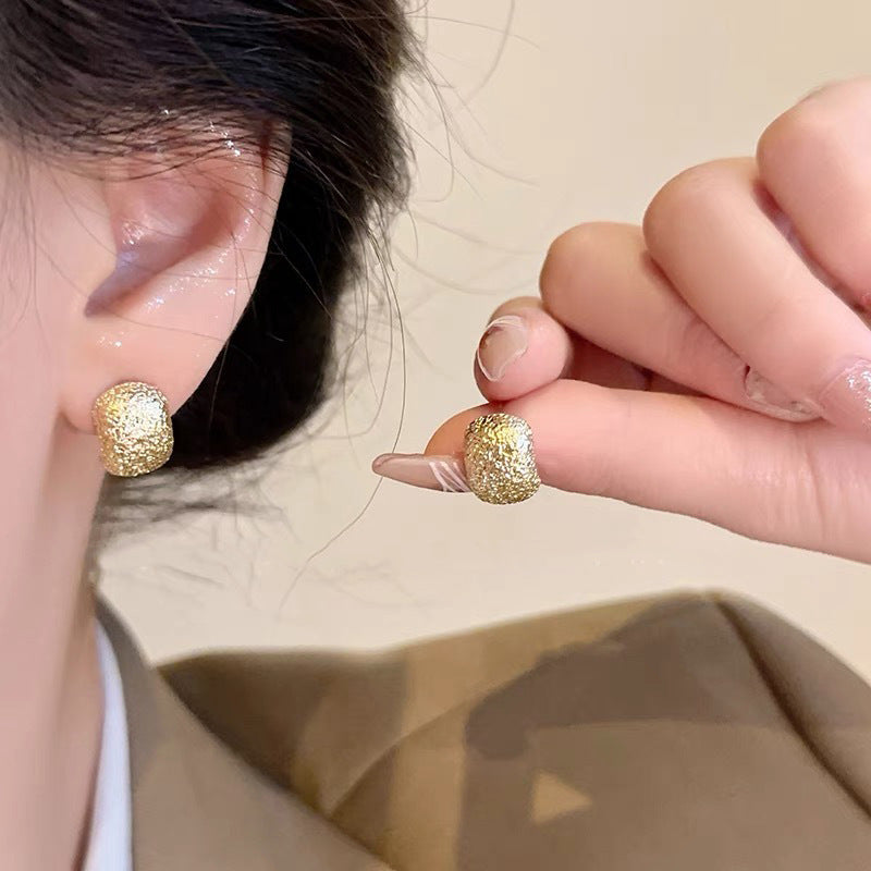 Retro Hong Kong Style Temperament Stud Earrings Female Explosion Internet Celebrity Niche High Sense Gold Earrings