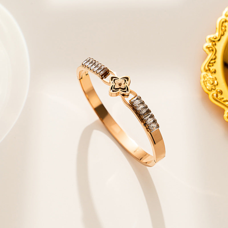 2025 Korean Version of Stone-inlaid Titanium Steel Super Flash Full Zirconium Titanium Steel Bracelet, Fashionable Women's Bracelet, Simple and Popular Jewelry Batch